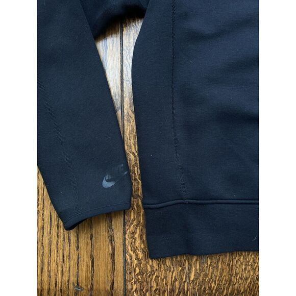 Nike Sportswear Tech Fleece Men's 1/2-Zip Sweatshirt Black NWT FB7998-010 Med - Picture 4 of 8